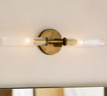 Cargar imagen en el visor de la Galería, Aplique de pared de tubo de vidrio Bravira - Iluminación clásica de tubo de latón acanalado
