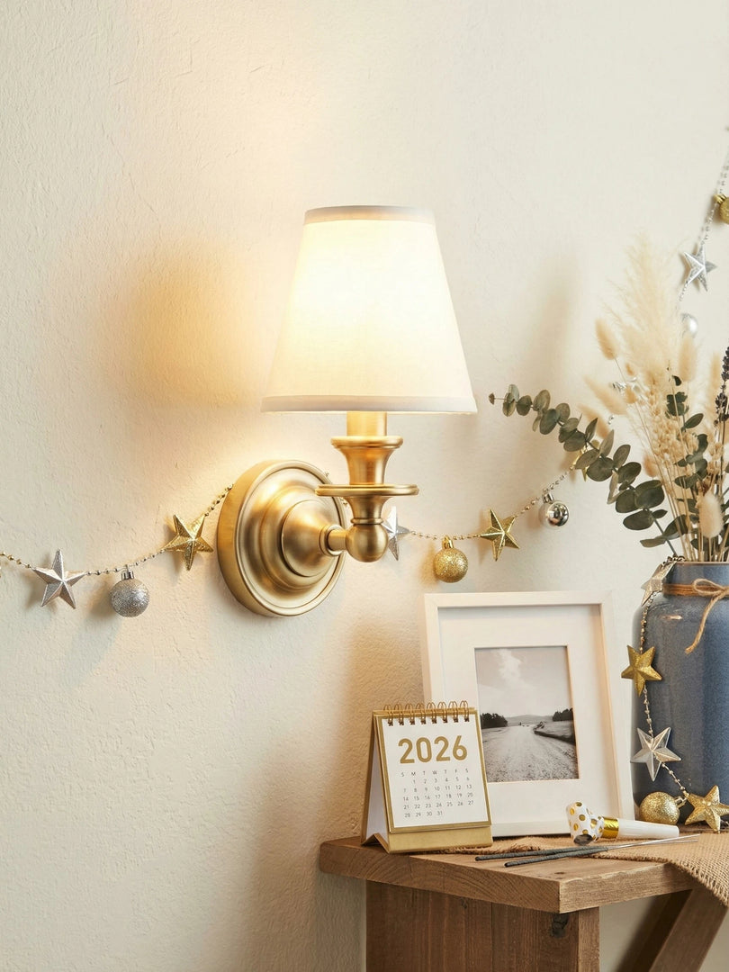 Rowan Drum Shade Wandlampe – Stoff-Wandleuchte für gemütliche Landhausbeleuchtung