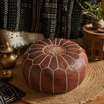 Cargar imagen en el visor de la Galería, brown Moroccan pouf room scene