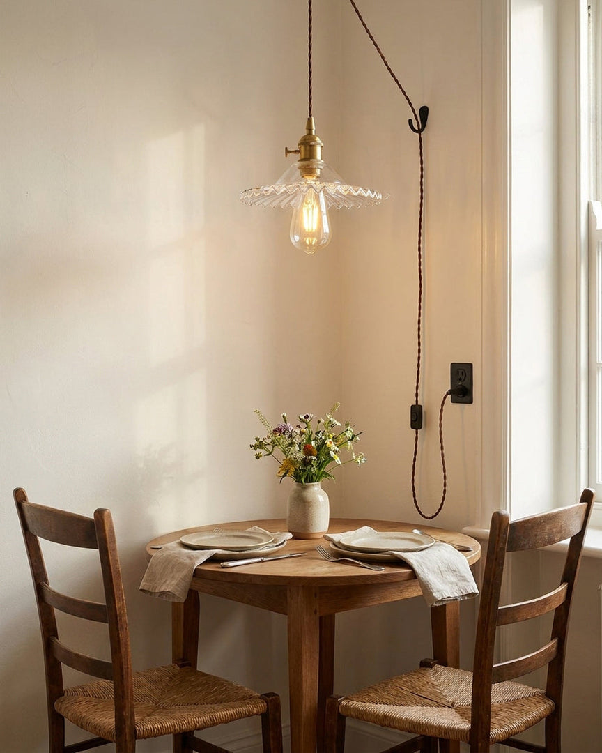 Leafy Gold Metal Glass Plug-In Pendant