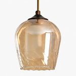 Bild in Gallery-Viewer laden, Close view of the amber glass shade
