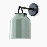 Cargar imagen en el visor de la Galería, Aplique de pared minimalista para exterior Hanton: aplique industrial de metal mate para espacios modernos
