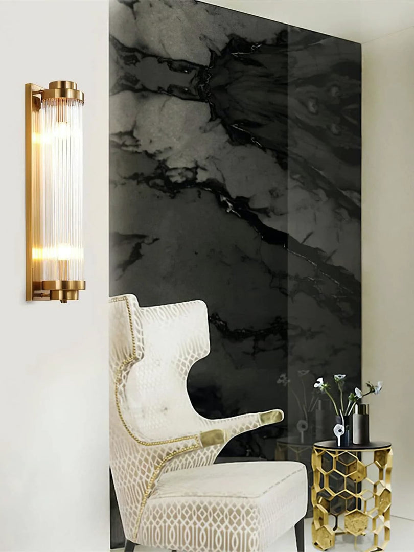 Applique murale cannelée – Lampe en verre nervuré avec applique en laiton et verre