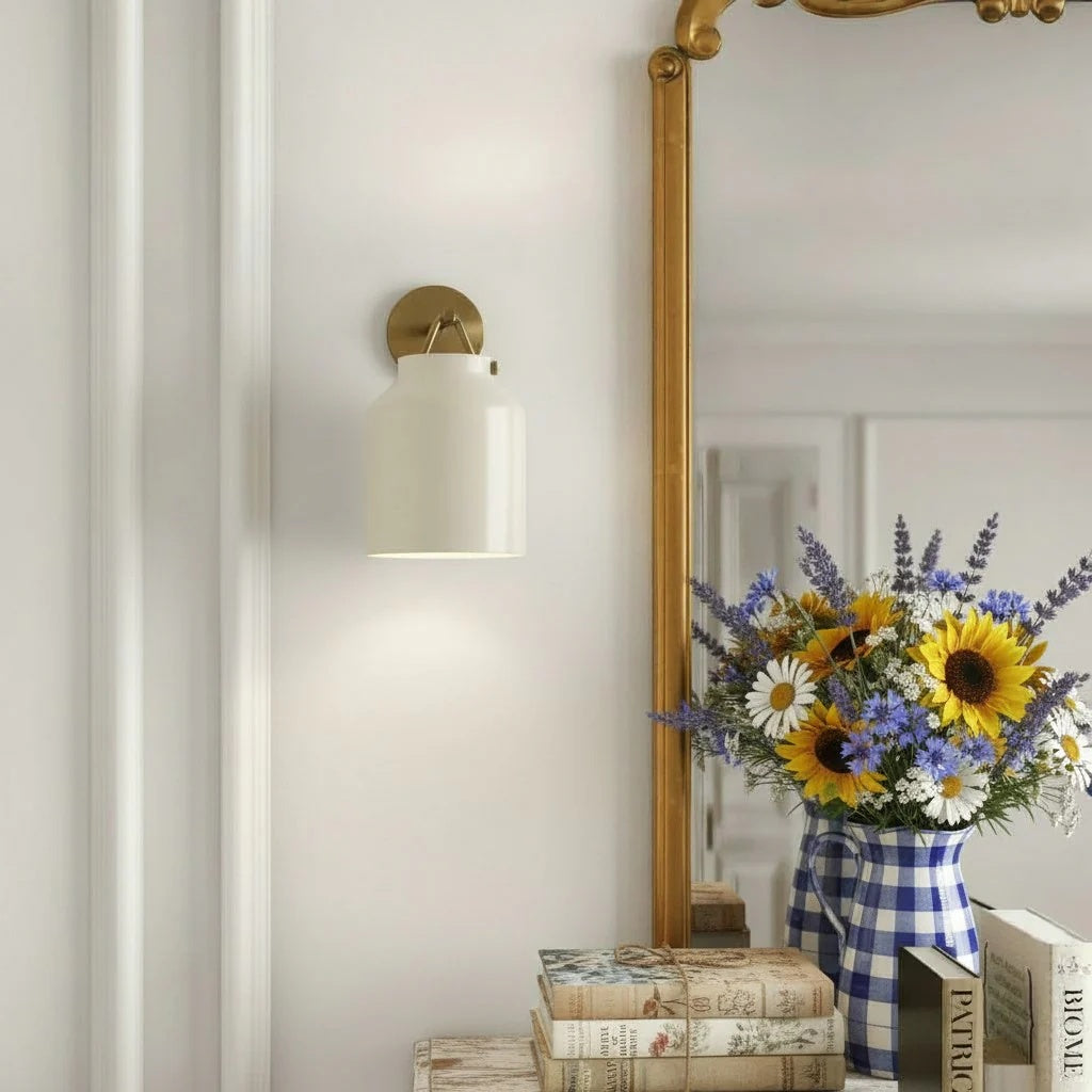 Hanton Minimalistische Wandleuchte – Vintage Milchglas-Wandleuchte mit Metallakzent