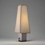Charger l'image dans la visionneuse de galerie, Lampe de table géométrique moderne en métal – Abat-jour en parchemin pour éclairage de table de nuit