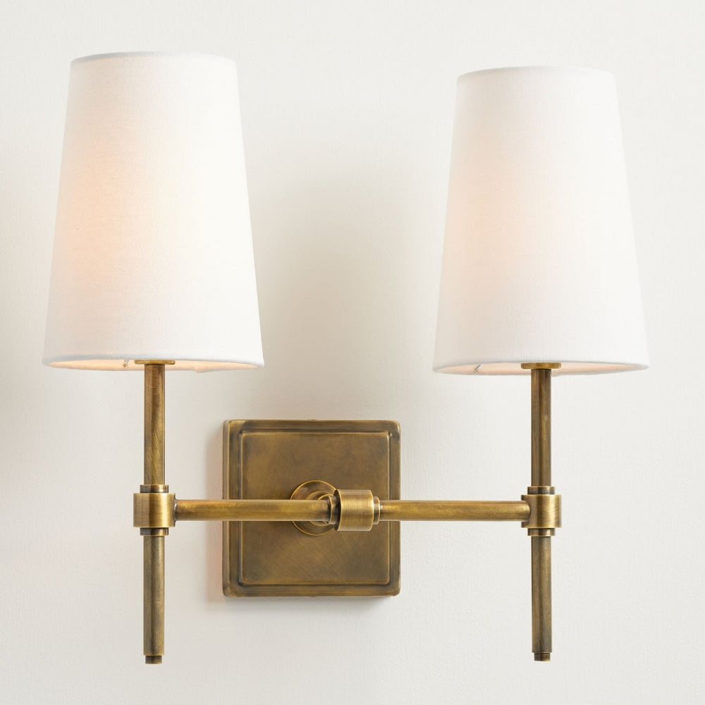 Lámpara de pared Rowan con pantalla de lino blanco elegante – Lámpara de pared retro de metal para dormitorio y pasillo