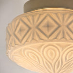 Cargar imagen en el visor de la Galería, Warm close-up of embossed glass ceiling light pattern