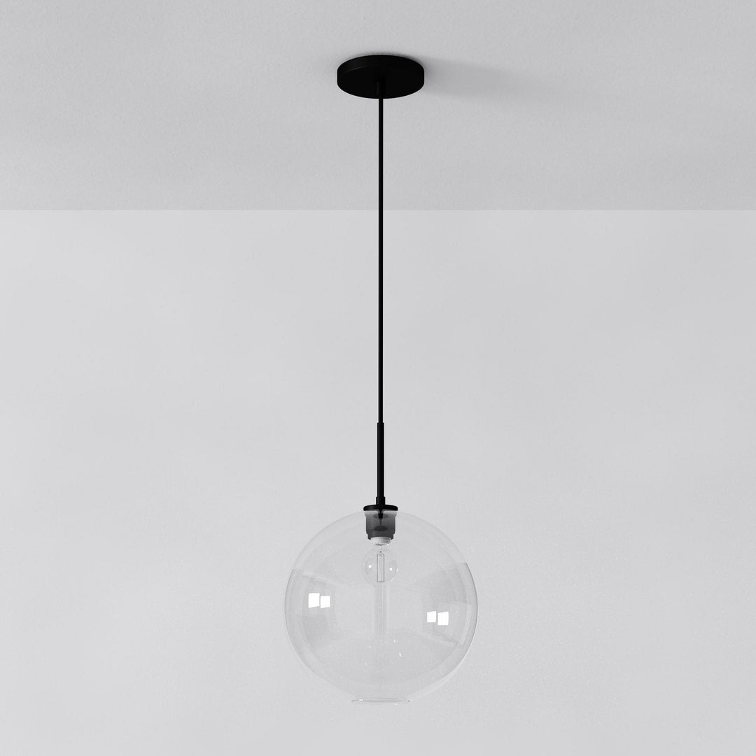 Lámpara colgante Selvion con forma de globo escultural: moderna lámpara colgante de cristal con un diseño elegante.
