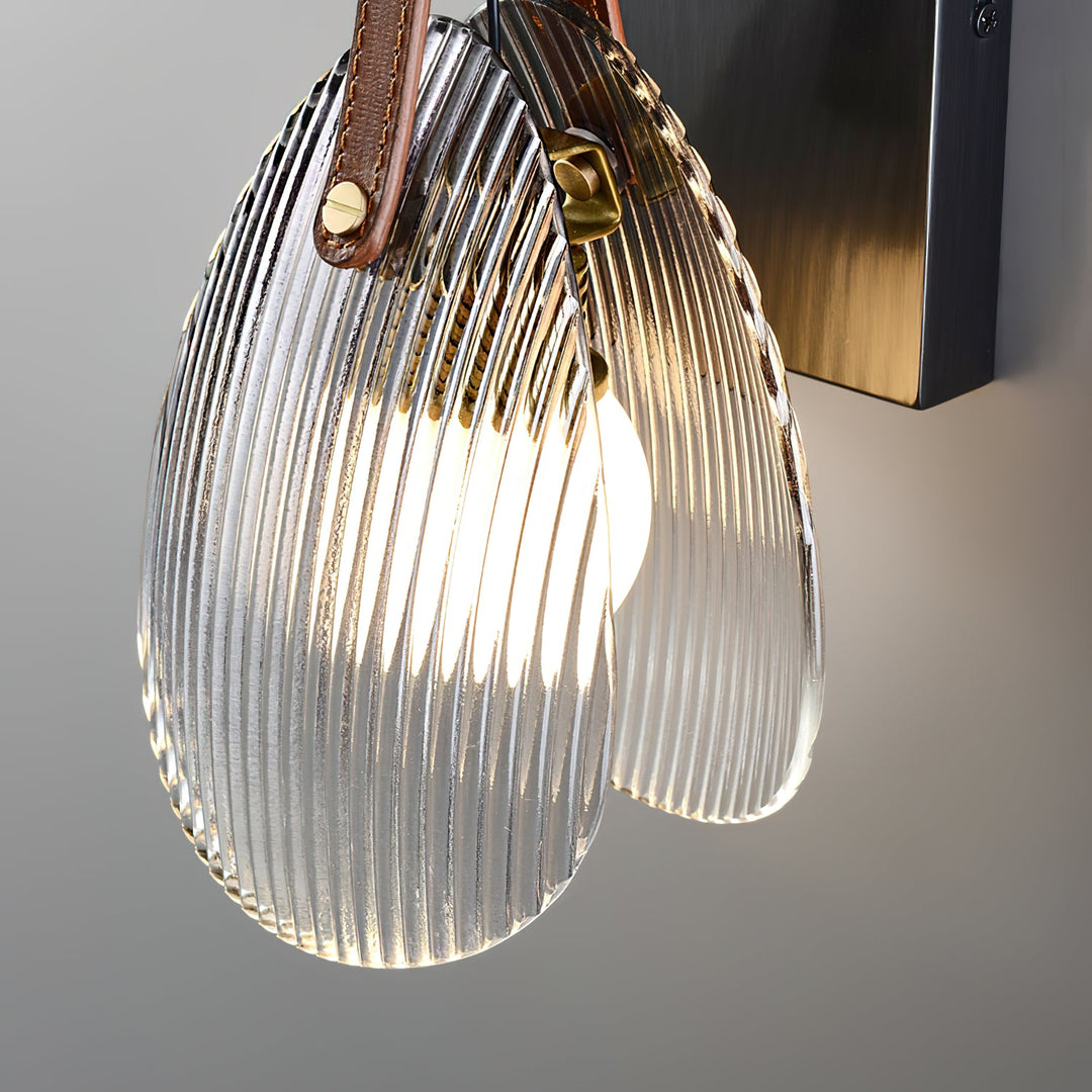 Lámpara de pared de cristal con forma de concha