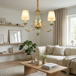 Charger l'image dans la visionneuse de galerie, Lustre Branche Série Altoris avec Abat-jours en Tissu – Lustre en Laiton et Céramique pour Salon