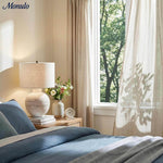 Charger l'image dans la visionneuse de galerie, Lampe de table Ceruna à base en céramique texturée avec abat-jour en tissu - Éclairage moderne de chevet pour chambre à coucher