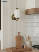 Bild in Gallery-Viewer laden, Vintage Milchglas Wandleuchte Nachttisch Flur Eloise Wandleuchte