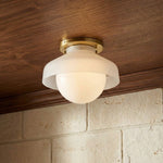 Bild in Gallery-Viewer laden, Hanton Aufputz-Deckenleuchte – Modernes minimalistisches Leuchtmittel mit Milchglas- und Metallschirm