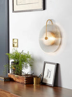 Bild in der Galerieansicht laden, Moderne Glas-Wandleuchte – Gerippte Glasleuchte mit Scheiben-Wandhalterung
