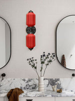 Cargar imagen en el visor de la Galería, Aplique de pared horizontal Eloise de cristal vintage americano con forma de farol
