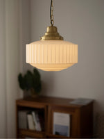 Bild in der Galerieansicht laden, Opalglas Pendelleuchte – Vintage Milchglas Pendelleuchte im Art Deco Stil
