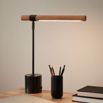 Cargar imagen en el visor de la Galería, Lámpara de mesa LED de madera lineal moderna Moss: giratoria y ajustable, carga USB
