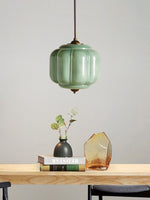 Bild in der Galerieansicht laden, Amerikanisches Vintage Cream Glass Shade Shaped Eloise Kronleuchter
