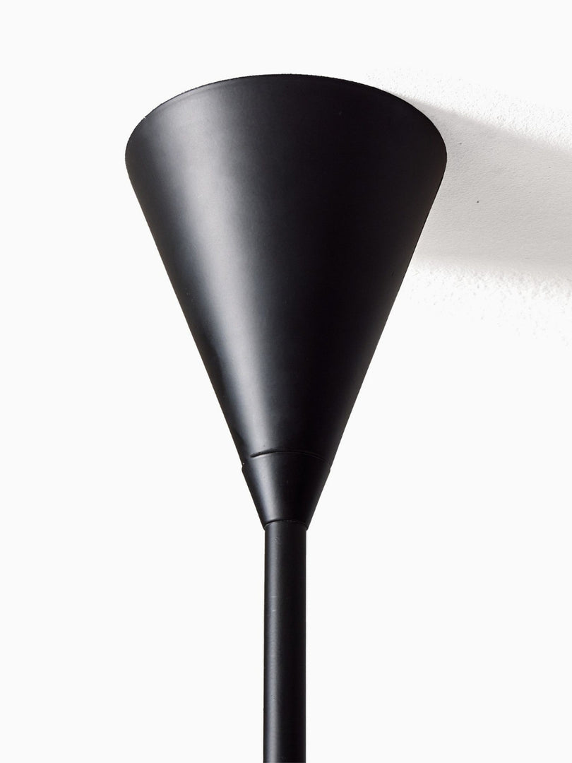 Lámpara de araña Ulvara con diseño lineal de globo de vidrio: elegancia contemporánea