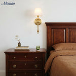 Cargar imagen en el visor de la Galería, Aplique de pared con pantalla de tela Rowan en cobre antiguo: lámpara vintage de lujo para interiores 