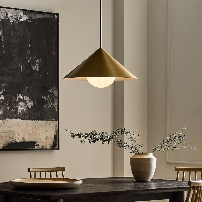 Lámpara colgante cónica de metal Brivana: diseño minimalista moderno para comedores
