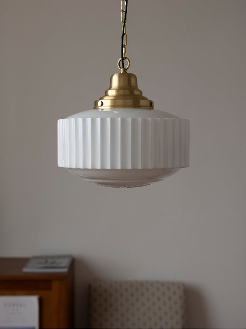 Opalglas Pendelleuchte – Vintage Milchglas Pendelleuchte im Art Deco Stil