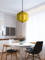 Bild in der Galerieansicht laden, Amerikanisches Vintage Cream Glass Shade Shaped Eloise Kronleuchter

