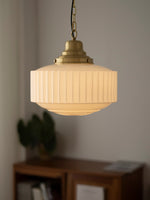 Bild in der Galerieansicht laden, Opalglas Pendelleuchte – Vintage Milchglas Pendelleuchte im Art Deco Stil
