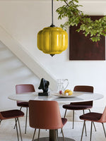 Bild in der Galerieansicht laden, Amerikanisches Vintage Cream Glass Shade Shaped Eloise Kronleuchter
