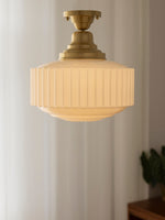 Bild in der Galerieansicht laden, Opalglas Pendelleuchte – Vintage Milchglas Pendelleuchte im Art Deco Stil

