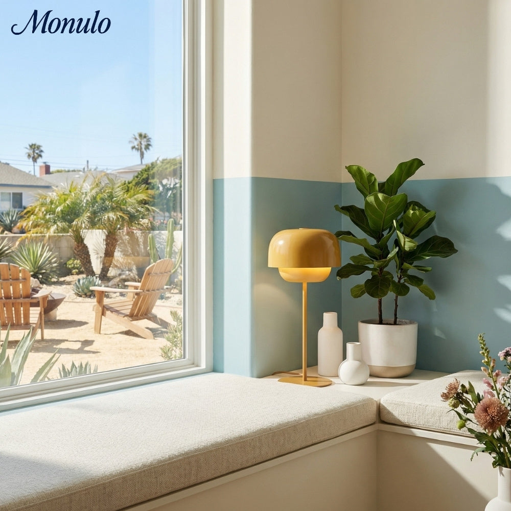 Lámpara de mesa Clinco con diseño escultórico moderno en forma de seta: ideal para el salón o el dormitorio.