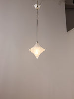 Cargar imagen en el visor de la Galería, Lámpara colgante Art Déco Star de cristal esmerilado con estilo geométrico - Astris Elara 
