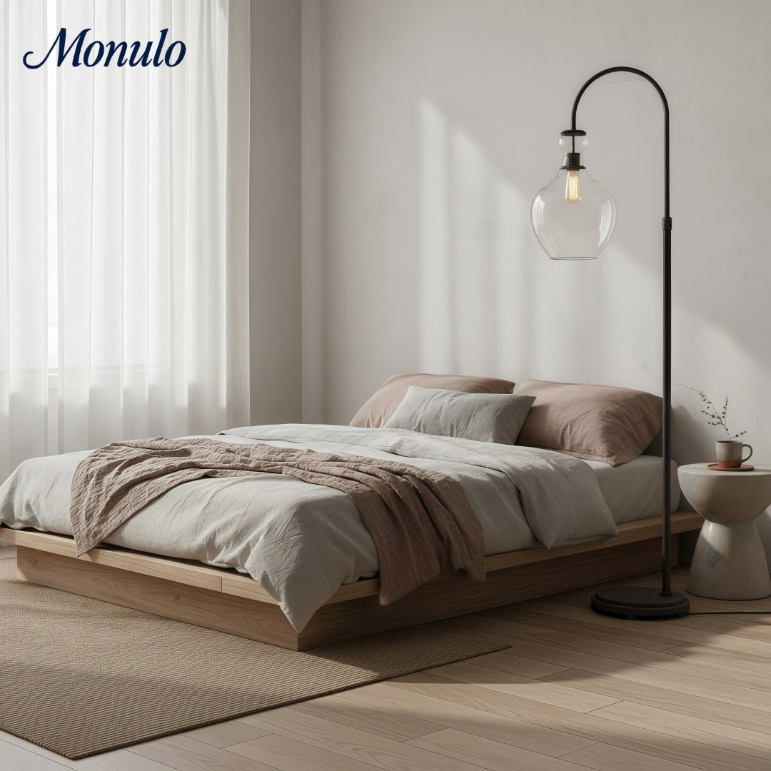 Lámpara de pie moderna Lawson de latón – Pantalla de vidrio reciclado para rincón de lectura o dormitorio