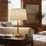 Bild in Gallery-Viewer laden, Nera Minimalistische dekorative Tischleuchte mit sanftem Umgebungslicht – Nachttisch- und Schreibtischbeleuchtung