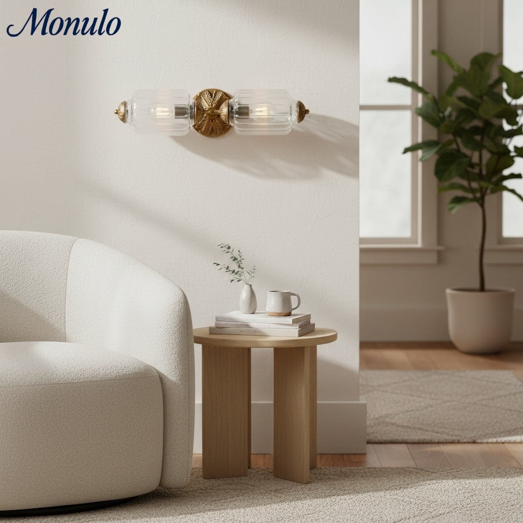 Aplique de pared Eloise vintage de vidrio lechoso festoneado: iluminación de acento moderna para baño y dormitorio