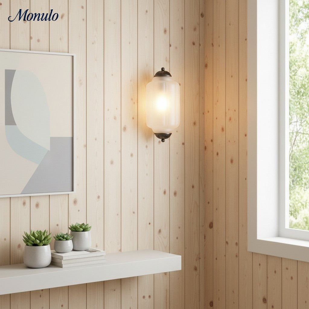 Aplique de pared Eloise vintage de vidrio lechoso festoneado: iluminación de acento moderna para baño y dormitorio