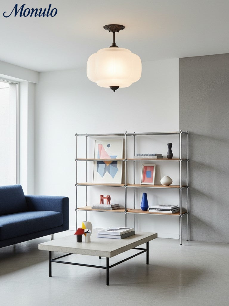 Suspension semi-encastrée en verre opalin vintage Eloise à bord festonné