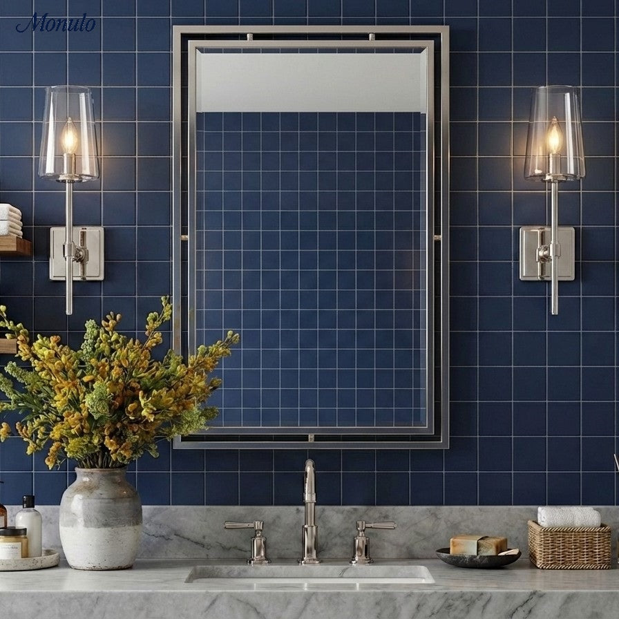 Aplique de vidrio transparente Derlina: elegante aplique para tocador individual o triple