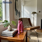 Cargar imagen en el visor de la Galería, Base de vela dorada escultórica Kickra - Decoración para comedor y sala