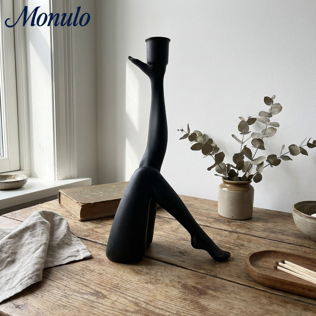 Base de vela dorada escultórica Kickra - Decoración para comedor y sala