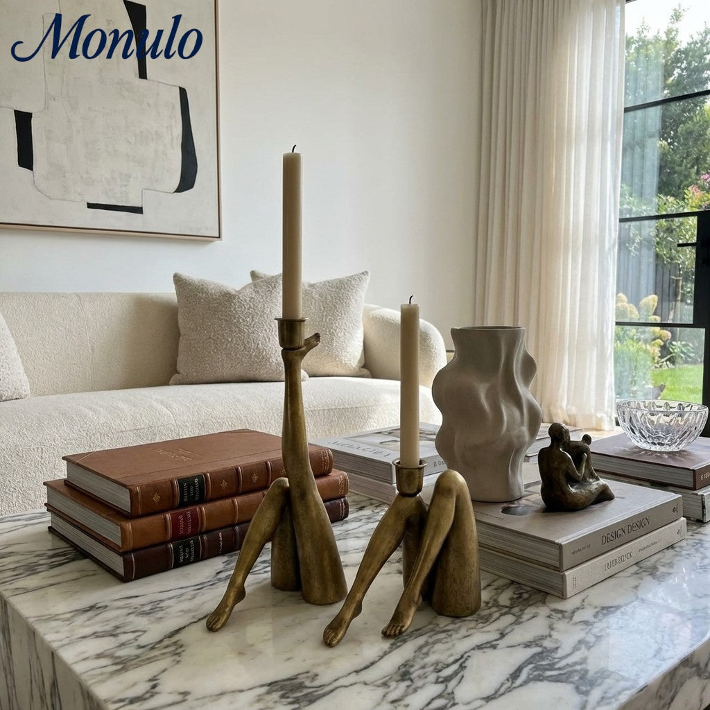 Base de vela dorada escultórica Kickra - Decoración para comedor y sala