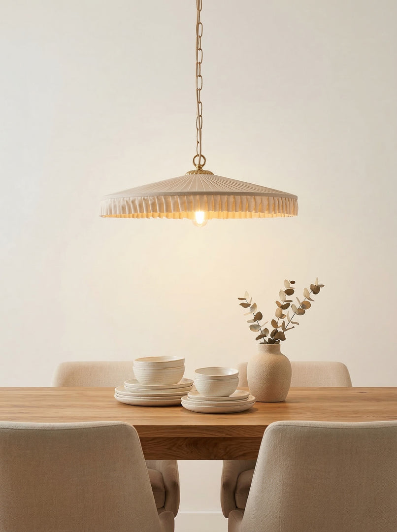 Lámpara colgante Elumina con pantalla de seda plisada elegante – Lámpara colgante de estilo Mid-Century para comedor