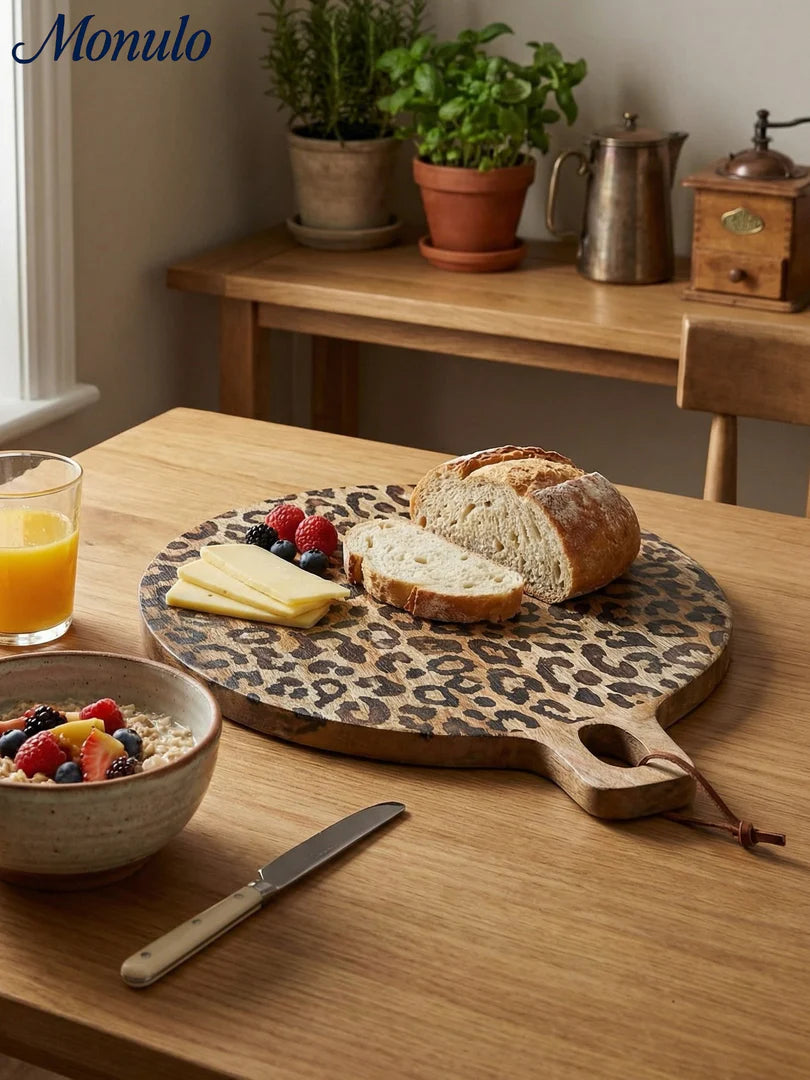 Tabla sólida de madera de sapele con diseño de leopardo - Accesorio funcional para comedor y cocina