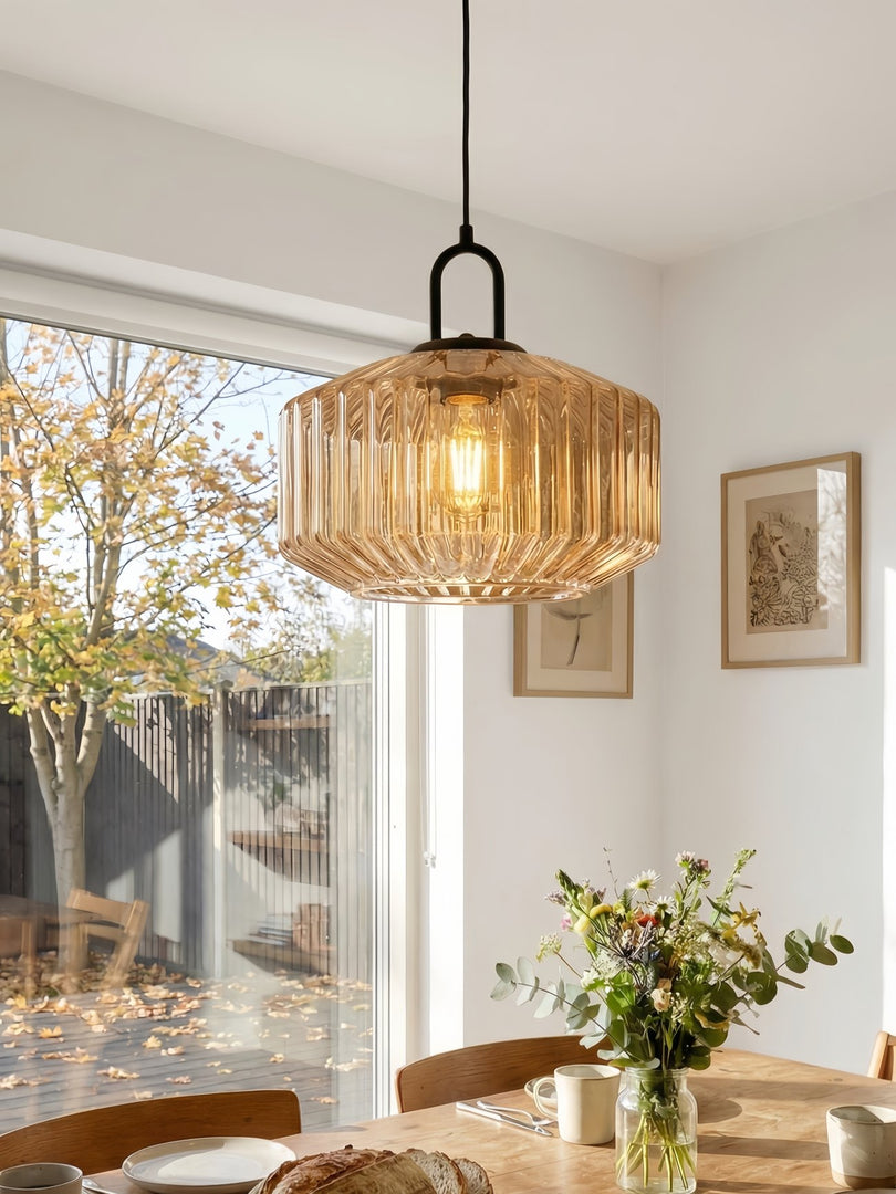 Lámpara colgante de vidrio acanalado: lámpara colgante vintage de vidrio verde con un toque moderno.