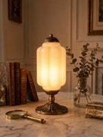 Bild in Gallery-Viewer laden, Eloise Scallop Glasschirm Vintage-inspirierte Tischlampe für Schlafzimmer und Wohnzimmer Akzentbeleuchtung