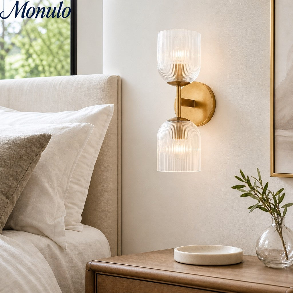 Aplique de Pared de Vidrio Acanalado Bravira Acabado en Latón - Iluminación para Salón y Pasillo