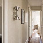 Cargar imagen en el visor de la Galería, Aplique de Pared Metálico Geométrico Metorq - Diseño Moderno para Luz de Noche en Dormitorio