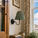 Charger l'image dans la visionneuse de galerie, Applique murale contemporaine Solmire en tissu - Lampe murale en tissu et métal pour chambre et bureau