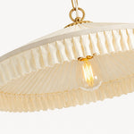 Cargar imagen en el visor de la Galería, Lámpara colgante Elumina con pantalla de seda plisada elegante – Lámpara colgante de estilo Mid-Century para comedor