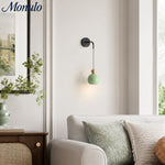 Charger l'image dans la visionneuse de galerie, Applique murale Ivoran Globe - Lampe d'accent nordique en fer, aluminium et acrylique pour intérieur de chambre